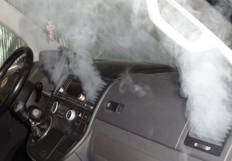 Какой очиститель кондиционера автомобиля лучший: пенный, аэрозольный, дымовой или самодельный