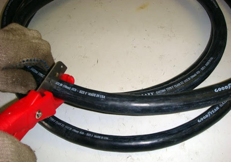 Что можно сделать для ремонта отверстия в трубке кондиционера?