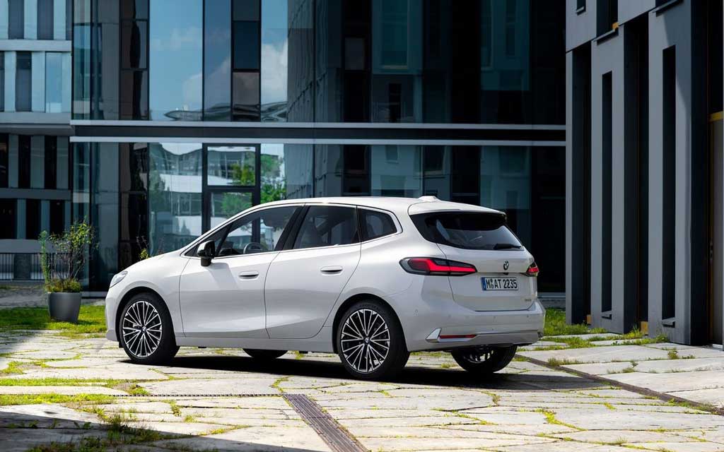 BMW Active Tourer (U06) 2022 — новый кузов, салон, двигатель и трансмиссия